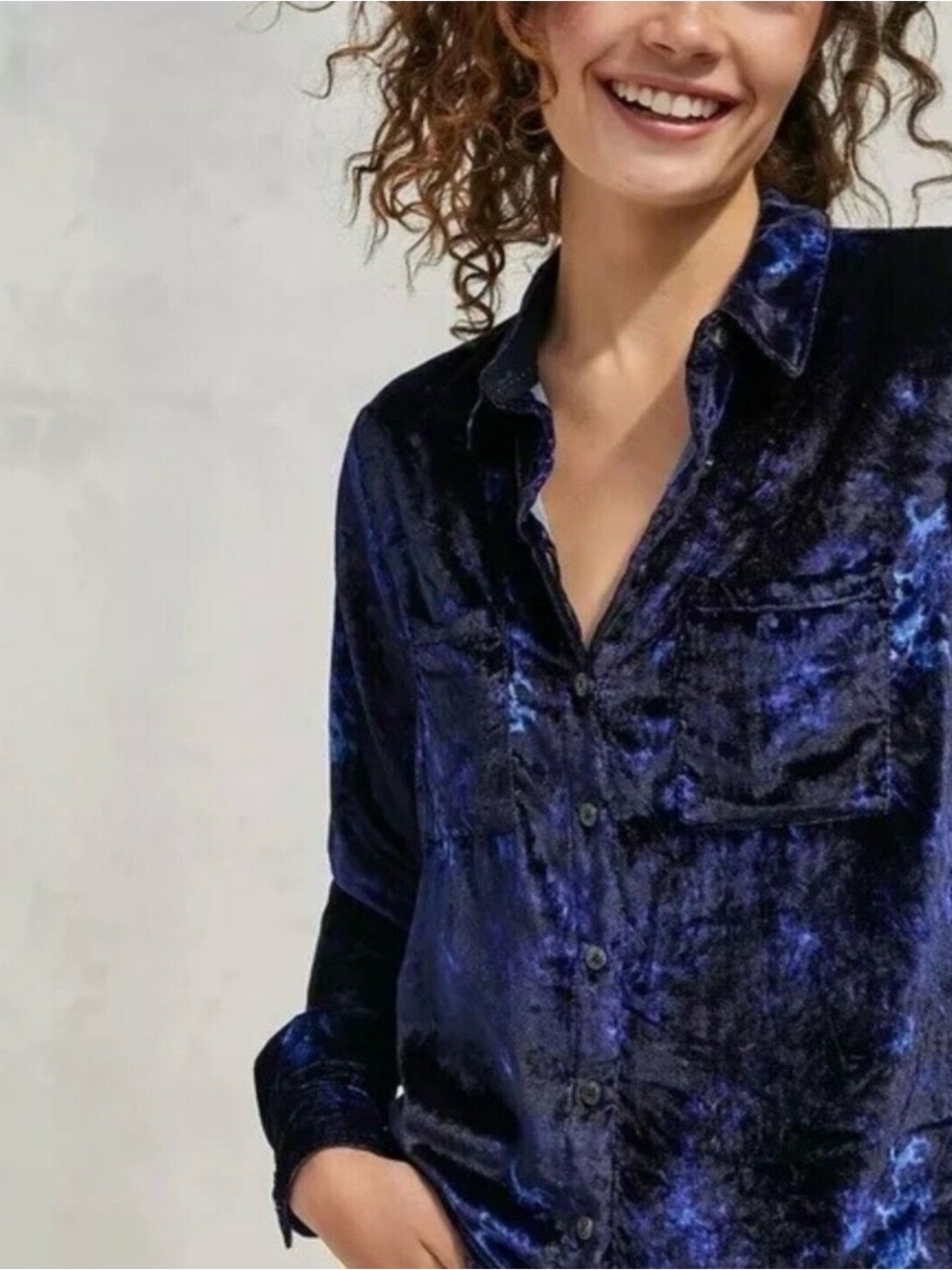 Anthropologie Pilcro Mara Relaxed Velvet Button Down Shirt in Blue Motif Size 6